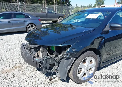 2014 Toyota Camry Se z USA, uszkodzony, nr VIN 4T1BF1FK7EU302418